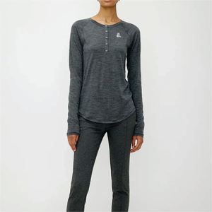 T-shirt Henley à manches longues et col rond pour femme, couleur unie, boutons, coupe classique, tricot décontracté, 100 % coton biologique, teinture unie, été - Product Image 5