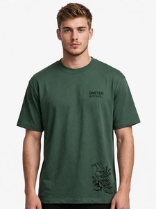 ONETEN APPAREL Camiseta verde de manga corta con cuello redondo y estampado gráfico de pájaros para hombre - Product Image 1