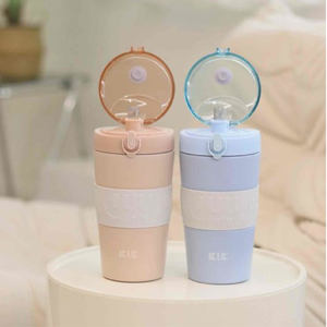 Bouteille isotherme moderne à double paroi en acier inoxydable SUS 304 de 20 oz/600 ml avec revêtement en porcelaine, couvercle 2-en-1 et paille pour Bubble Tea - Product Image 6