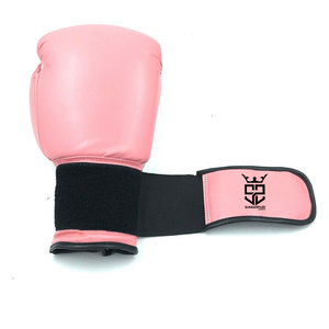 Gants de boxe professionnels en cuir avec logo personnalisé, différentes couleurs, design personnalisé, pour l'entraînement et les combats. - Product Image 5