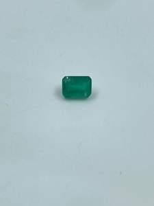 พลอยมรกตธรรมชาติ 0.85 กะรัต 4.80x6.40 มม. ทรงบาแกตต์ สีเขียว สำหรับทำเครื่องประดับ - Product Image 5