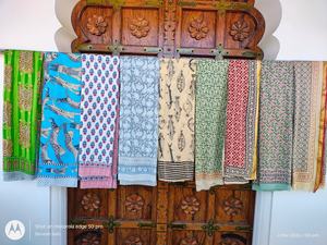 Pañuelo de Seda para Mujer con Estampado Paisley Bohemio, Ligero, con Diseño Floral, Casual, Multifuncional, Étnico, Estilo Boho, Largo - Product Image 3