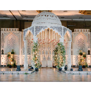 Mandap de mariage intérieur moderne et élégant avec dôme, blanc et argenté, nouvelle arrivée, cadre en bois léger pour événements aux États-Unis - Product Image 1