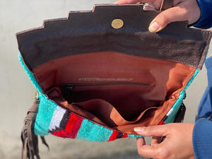Nouveau Western élégant véritable cuir aztèque usiné Multi couleur frange sac à bandoulière vente chaude nouveauté usiné selle couverture sac à main - Product Image 5