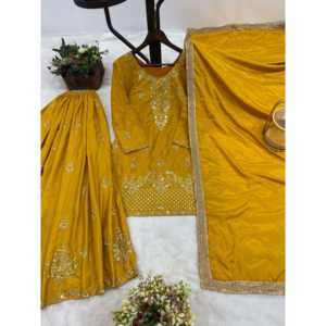 Vêtements traditionnels chinois haut-bas et dupatta avec travail de moti pour un look de soirée - Product Image 2