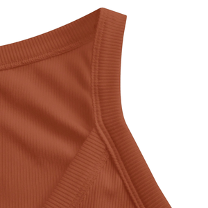 Débardeur côtelé uni respirant pour femme, col en V, coupe ajustée, bretelles spaghetti, fronces latérales, logo frontal, tee-shirt décontracté d'été - Product Image 4