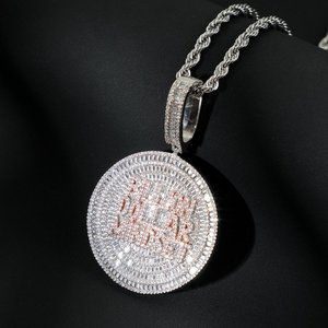 Collier Pendentif Personnalisé avec Initiales Serties de Diamants Moissanite, Style Hip Hop Bling, Bijou Lettre - Product Image 2