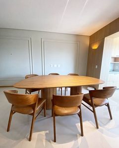 Juego de Comedor de Lujo con Mesa de Madera Sólida y Sillas Tapizadas para Proyectos de Villas, Hoteles y Apartamentos - Product Image 1