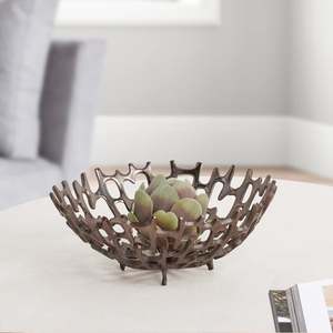 Bol en métal sculpté moderne de 12 pouces, plat de service décoratif fait à la main pour la présentation sur table - Product Image 2