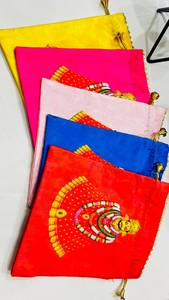Sac Potli Khatu Shyam Ji, pochette traditionnelle indienne à cordon, sac cadeau ethnique pour femmes, cadeau de retour et cadeaux religieux - Product Image 1