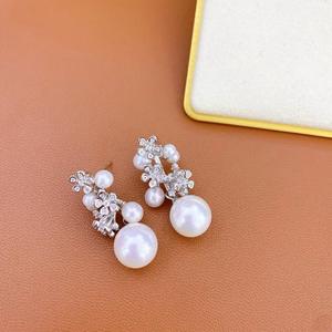 Pendientes Colgantes de Perlas de Oro G18K de Alta Gama, Diseño Simple de Pestañas con Edición de Precisión 925, Joyería de Moda de Lujo Ligero de 9-10 mm - Product Image 3