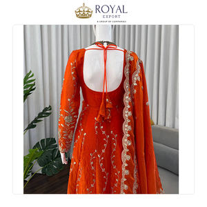 Dernière mode de la collection de créateurs, robe Anarkali en soie Fandy lourde avec broderie au fil, pour les occasions de mariage - Product Image 2