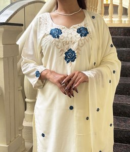 Conjunto de Kurta de Rayón con Bordado Floral Crema, Pantalón Holgado y Dupatta, Atuendo Indio Pakistaní para Mujer, Ropa para Fiestas y Bodas - Product Image 5