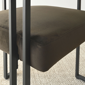 เก้าอี้รับประทานอาหารกำมะหยี่ OEM รุ่น MD07 ขนาด 28 นิ้ว สูง x 23.5 นิ้ว กว้าง x 18.5 นิ้ว ลึก สำหรับห้องรับประทานอาหาร สไตล์ร่วมสมัย - Product Image 5