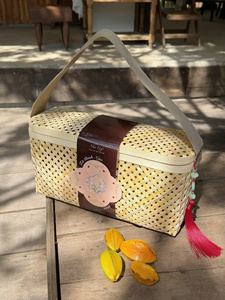 Panier-cadeau en bambou naturel, tissé à la main, pour cadeaux d'entreprise et de fêtes - Product Image 2