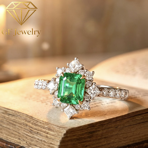 Bague émeraude éclatante en platine, sertie de diamants pavés, halo de luxe, style vintage, bague audacieuse en pierres précieuses, bijoux fins pour femme - Product Image 4