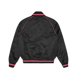 แจ็คเก็ตวาร์ซิตี้ผ้าซาตินจากโรงงานโดยตรงในสหรัฐอเมริกา รับทำโลโก้ตามสั่ง แจ็คเก็ตบอมเบอร์ผู้ชาย ผู้ผลิตชุดกีฬาระดับพรีเมียม รับสั่งซื้อจำนวนมาก - Product Image 3