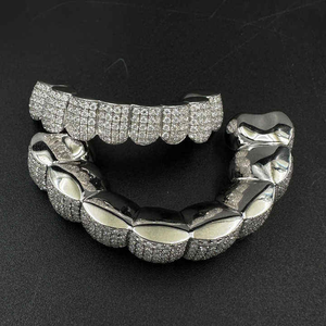 Grillz de Dientes de Diamantes de Lujo Hechos a Medida, Joyería Hip Hop con Acabado Brillante para Hombres y Mujeres Amantes de la Moda - Product Image 4