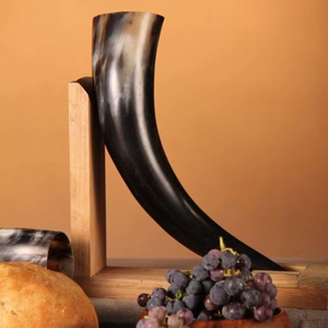 Juego de Tazas Decorativas Hechas a Mano con Forma de Cuerno - Product Image 1