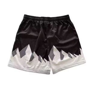 Pantalones cortos de malla transpirable con comodidad ligera y cintura flexible, ideales para entrenamientos, deportes y uso diario relajado. - Product Image 1