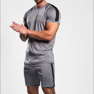 Ensemble de sport 2 pièces pour homme, tricoté, respirant, séchage rapide, t-shirt et short, couleur unie, idéal pour la gym et l'été – Vente en gros personnalisée - Product Image 4
