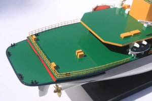Modèle de navire brise-glace suédois en bois peint à la main ATLE ICE BREAKER, personnalisé pour cadeau d'affaires ou collection - Product Image 6