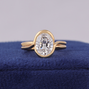 Bague de fiançailles de luxe en diamant ovale cultivé en laboratoire, or jaune 10K, sertissage clos, solitaire bypass, certifiée IGI - Product Image 1