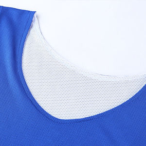 Ensemble de maillots de basket-ball personnalisés pour hommes, sans manches, col en V, polyester respirant, uniforme avec motif à carreaux - Product Image 3