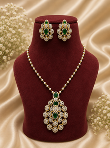 Ensemble Collier Pendentif et Boucles d'Oreilles en Laiton Plaqué Or avec Zircon Scintillant, Tendance et Attrayant, pour Femme, Idéal pour Mariage - Product Image 2
