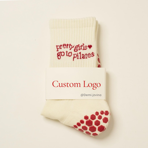 Calcetines de Pilates personalizados con textura de punto, antideslizantes, para estudio de Reformer, de algodón multicolor, con etiqueta de marca para mujer. - Product Image 2