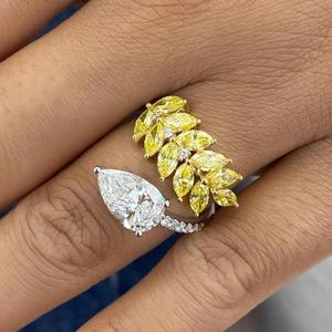 Anillo Abierto con Diamantes en Forma de Pera y Diamantes Marquise Amarillos de Fantasía, Oro Blanco de 14K, Anillo de Compromiso, Regalo Nupcial para Ella - Product Image 1