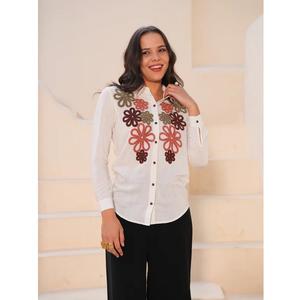 Top in Poliestere Bianco Ricamato con Maniche Lunghe e Colletto Aperto per Uscite Casual e Uso Quotidiano, Prezzo per Esportazione - Product Image 1