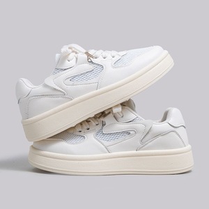 Scarpe da ginnastica bianche in rete alla moda per donna, leggere e traspiranti con suola spessa rialzata, eleganti per tutti i giorni - Product Image 2