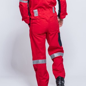 Combinaison de travail unisexe rouge réfléchissante respirante certifiée CE en coton avec poches et bandes - Product Image 2