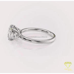 Élégante bague carrée en argent 925 avec diamant de laboratoire et pierres accentuelles en forme de poire, finition dorée, pour les détaillants - Product Image 5