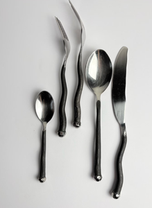 Ensemble de Couverts de Table en Acier Inoxydable Texturé Argent Foncé avec Manche Personnalisé pour la Restauration Fine – Vente en Gros - Product Image 2