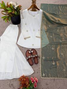 Kurta brodée pour femme avec palazzos et dupatta - Product Image 5