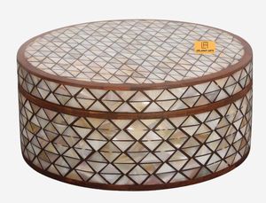 TIME 2 DECOR Fournisseur indien de boîtes à bijoux en résine faites à la main avec incrustations, pour la décoration de mariage, cadeau personnalisé - Product Image 2