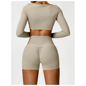 Shorts de sport de haute qualité et durables, très demandés, pour femmes, ensemble deux pièces, ensemble de yoga avec coutures, shorts et haut à manches longues. - Product Image 5
