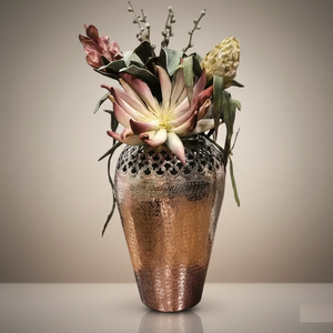 ฐานดอกไม้ทองเหลืองพรีเมียม ดีไซน์ทันสมัย สวยงาม เหมาะสำหรับตกแต่งโต๊ะในบ้าน โรงแรม ห้องนั่งเล่น - Product Image 1