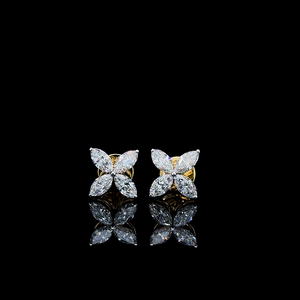 Boucles d'oreilles clous en diamant taille marquise motif floral – Bijoux de luxe délicats en diamant pour femme - Product Image 1