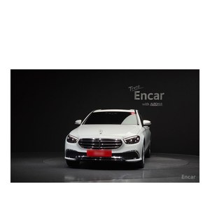 Mercedes-Benz Clase E E250 Exclusive 2023, 12,584 km, Caja de Cambios Automática, Cámara Trasera, Asientos de Cuero, Volante a la Izquierda - Product Image 3
