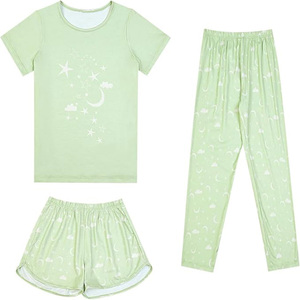 Ensemble de pyjama décontracté unisexe vert 3 pièces, t-shirt, pantalon, short, coton respirant, vêtements de nuit d'été, motif étoile et lune mignon - Product Image 1