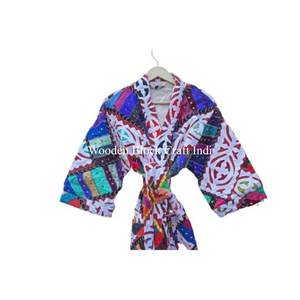 Chaqueta Kantha 100% algodón puro hecha a mano, acolchada con bordados, ropa de invierno multicolor, ropa de calle para mujeres y niñas. - Product Image 4