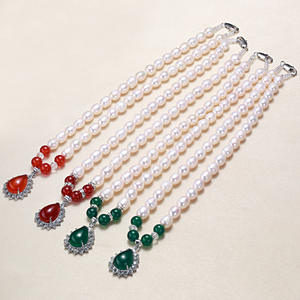 Vente en gros de petits accessoires, perles de riz et d'eau douce de Zhuji, pendentifs et colliers en agate, fournitures pour stands de bijoux - Product Image 1