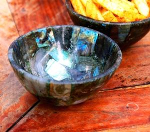 Cuenco de Cristal de Labradorita Pulida de Calidad Premium 200g 4" Venta al por Mayor Piedra Preciosa Curativa Decoración para el Hogar y Bodas - Product Image 3