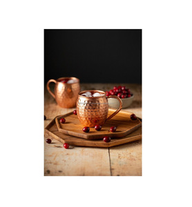 Tazas de mula de cobre hechas a mano con forro seguro para alimentos y textura martillada, ideales para servir cócteles clásicos de mula de Moscú - Product Image 2