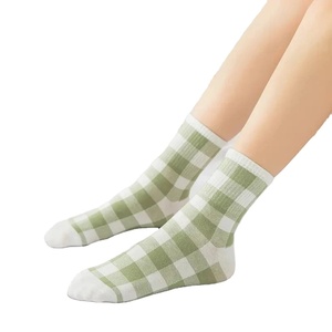 Calcetines deportivos antideslizantes de nailon de algodón personalizados hasta la rodilla para adultos profesionales de alta calidad - Product Image 1