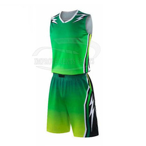 Uniformes de fútbol con logotipo personalizado OEM, conjuntos de camisetas de último diseño fabricados en Pakistán con precisión de fábrica - Product Image 2