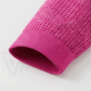 Ensemble de yoga pour femmes sous marque privée, vêtements de sport respirants deux pièces, tenue d'exercice couleur unie personnalisable, tenue de sport ajustée - Product Image 6